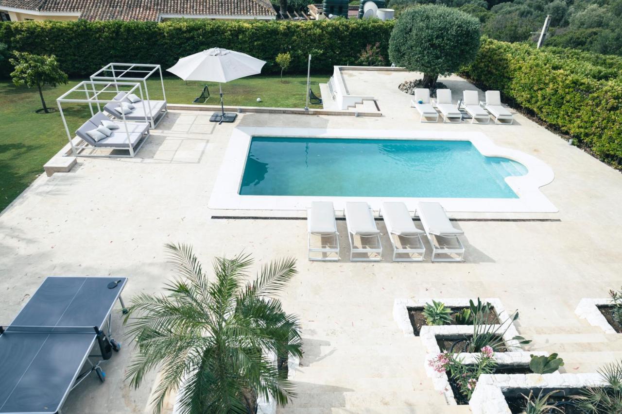 Large 5 Bedroom With Heated Pool + Sea Views Villa *