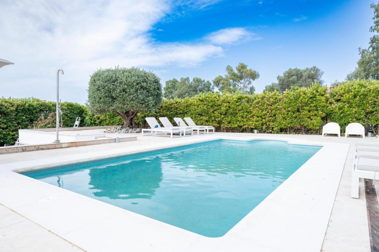 Large 5 Bedroom With Heated Pool + Sea Views