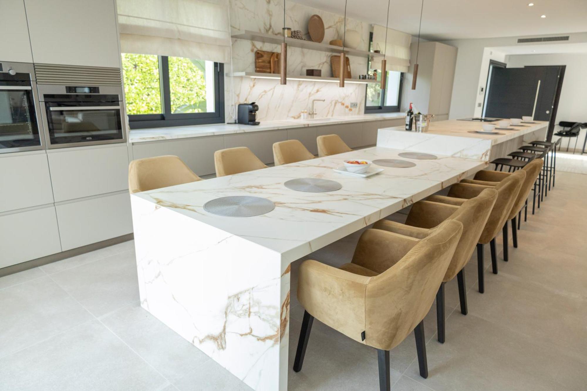 Large 5 Bedroom With Heated Pool + Sea Views * Marbella